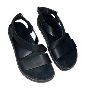 SOREL ROAMING CRISS CROSS SANDALS BLACK LEATHER  STUDDED FOOTBED SIZE 7